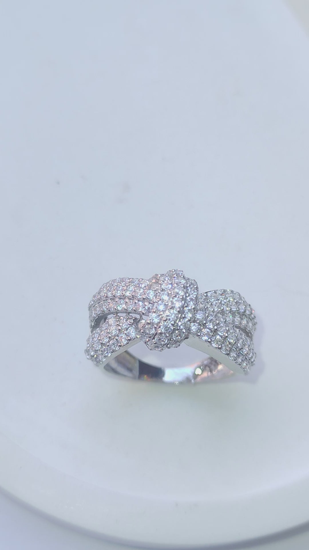 925 SILVER STERLING RING WITH MOISSANITE DIAMOND S19