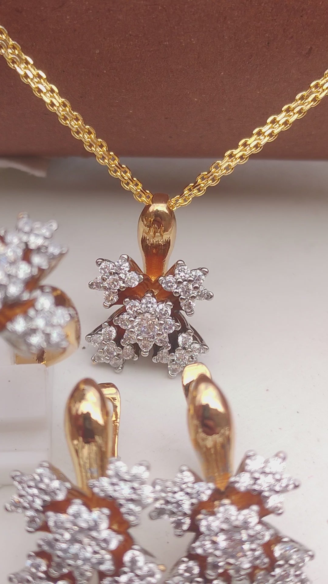 💎Diamond Cut Zircon Locket Set | 22K Gold Plated (1 year Warranty) |