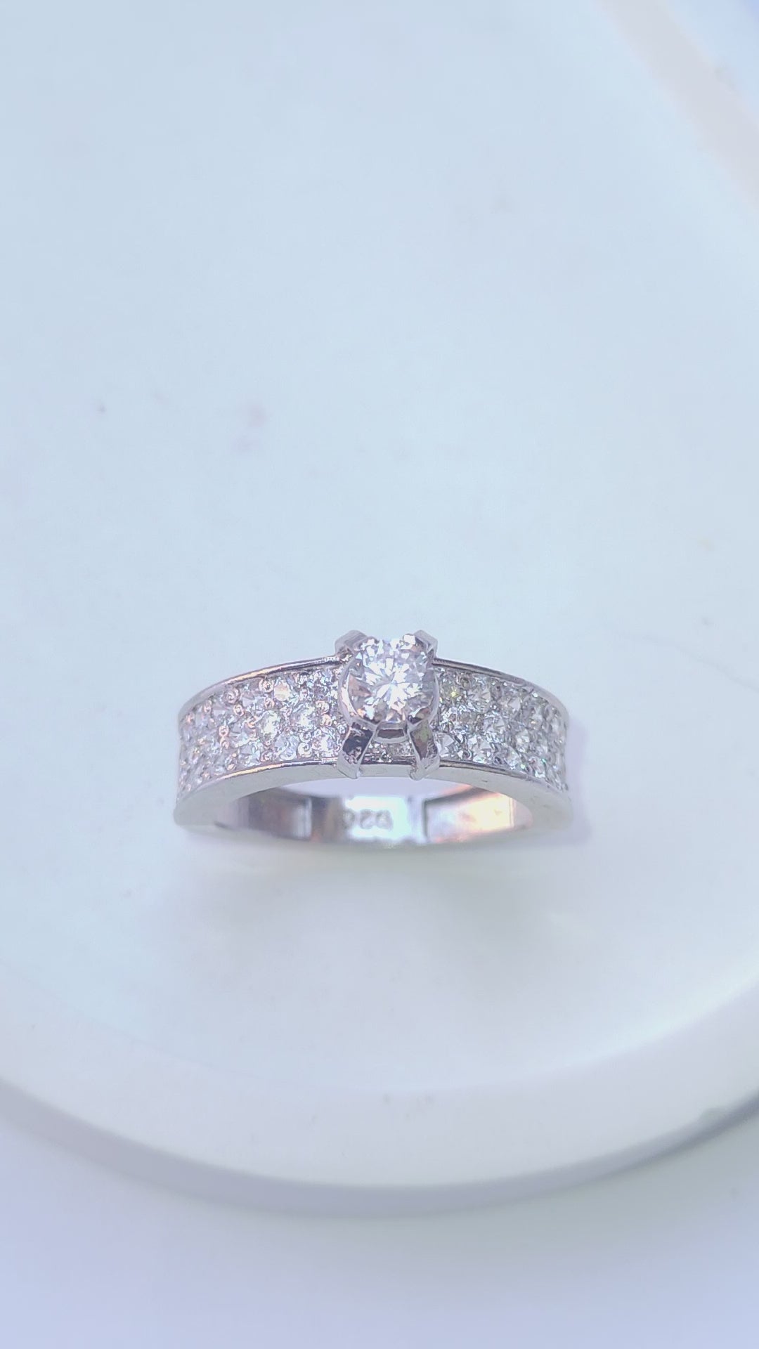 925 SILVER STERLING RING WITH MOISSANITE DIAMOND  S21