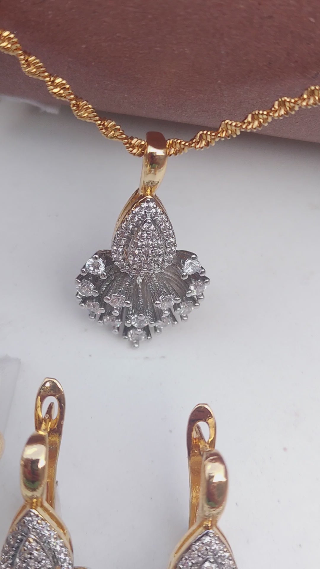💎Diamond Cut Zircon Locket Set | 22K Gold Plated (1 year Warranty) |