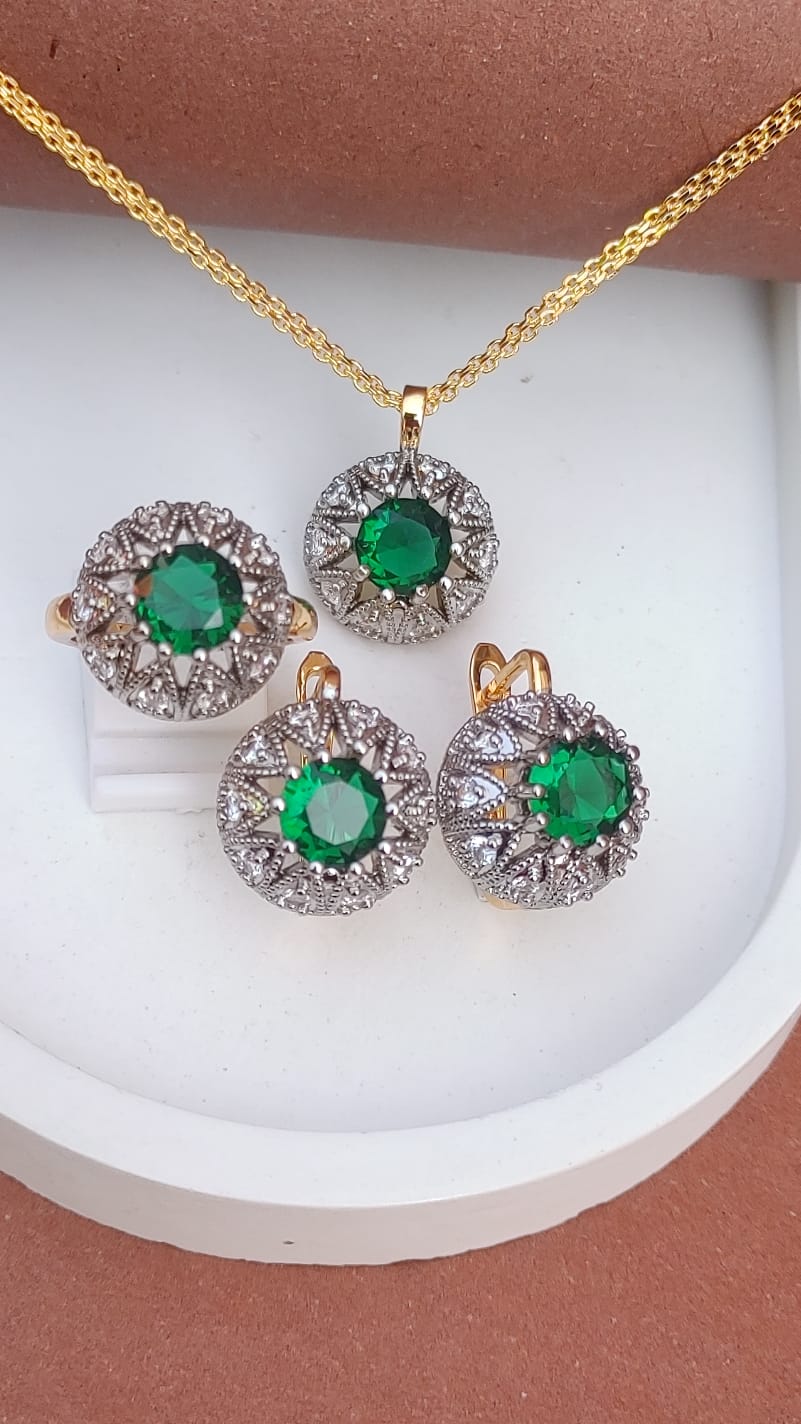 💎Diamond Cut Zircon Locket Set | 22K Gold Plated (1 year Warranty) |