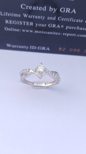 925 SILVER STERLING RING WITH MOISSANITE DIAMOND PAWNABLE AND LEGIT S18