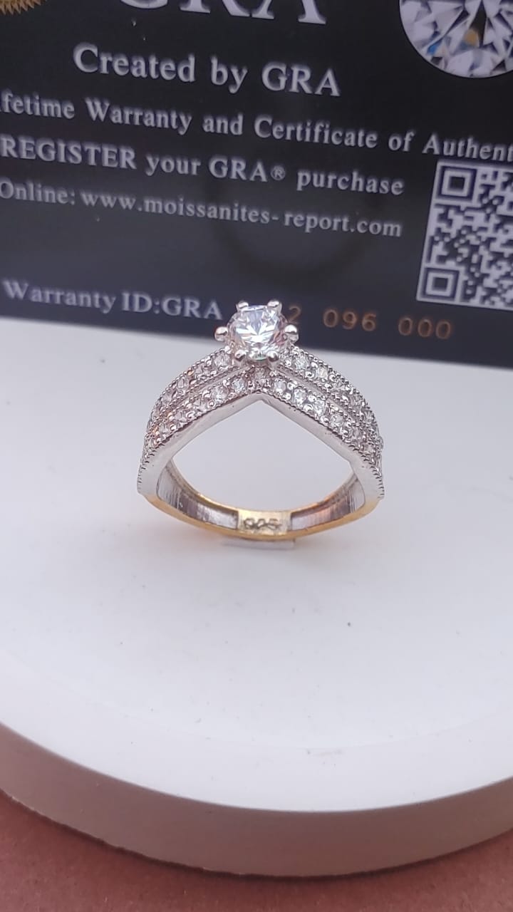 925 SILVER STERLING RING WITH MOISSANITE DIAMOND S20