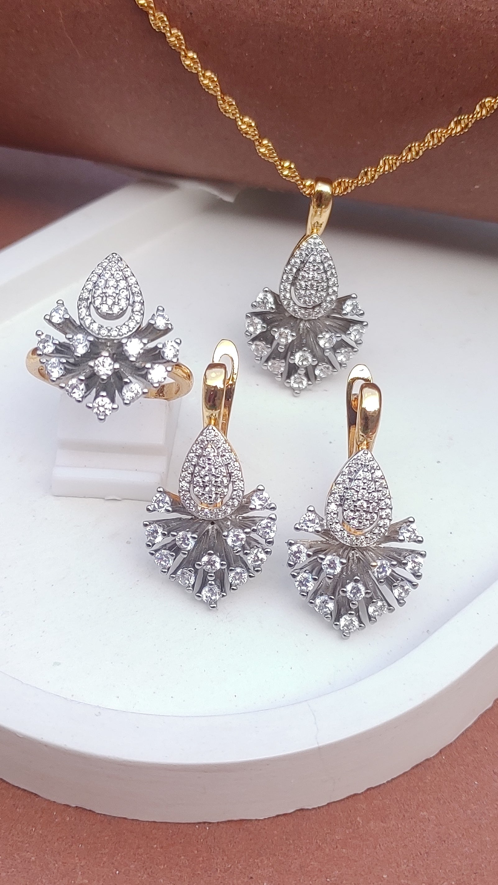 💎Diamond Cut Zircon Locket Set | 22K Gold Plated (1 year Warranty) |