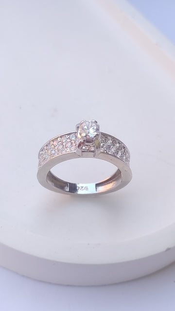 925 SILVER STERLING RING WITH MOISSANITE DIAMOND  S21