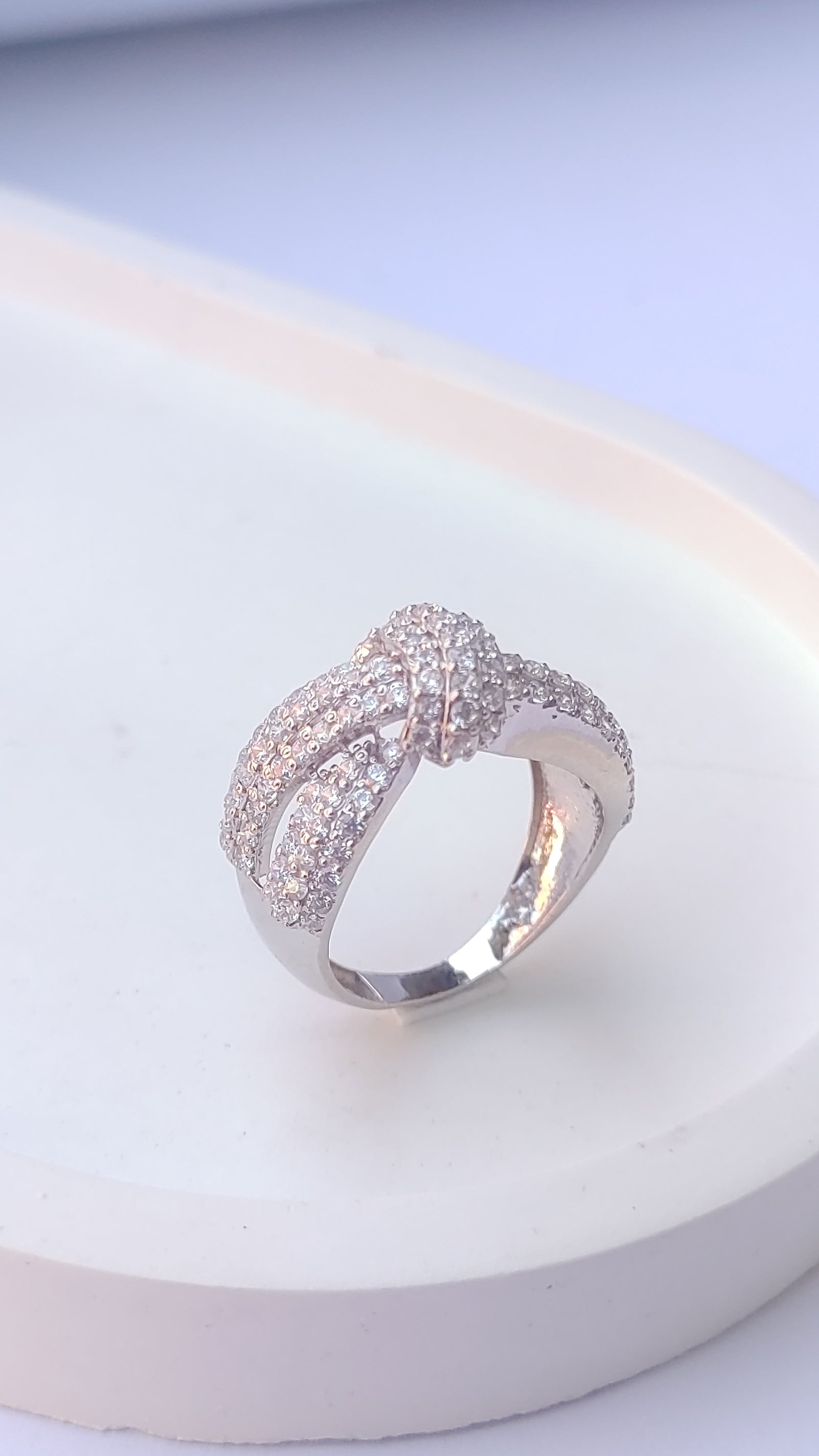925 SILVER STERLING RING WITH MOISSANITE DIAMOND PAWNABLE AND LEGIT S19