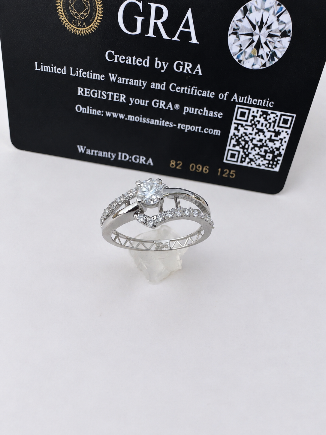 925 SILVER STERLING RING WITH MOISSANITE DIAMOND
