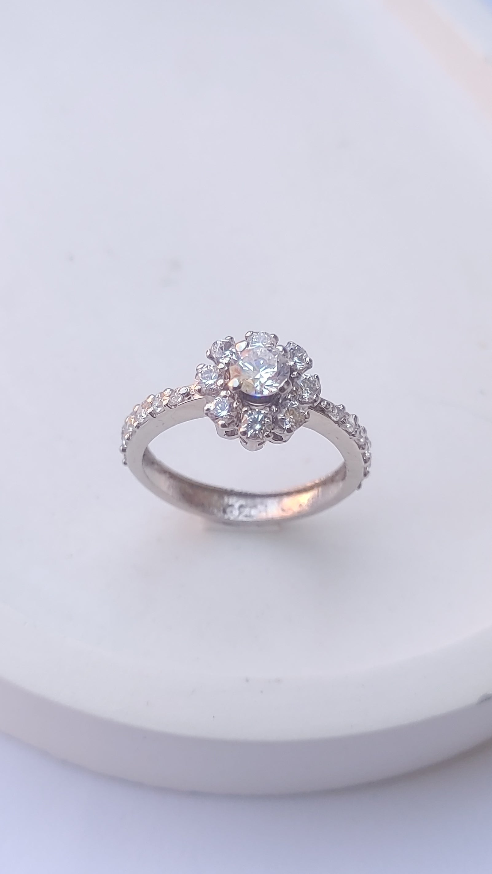 925 SILVER STERLING RING WITH MOISSANITE DIAMOND PAWNABLE AND LEGIT S12