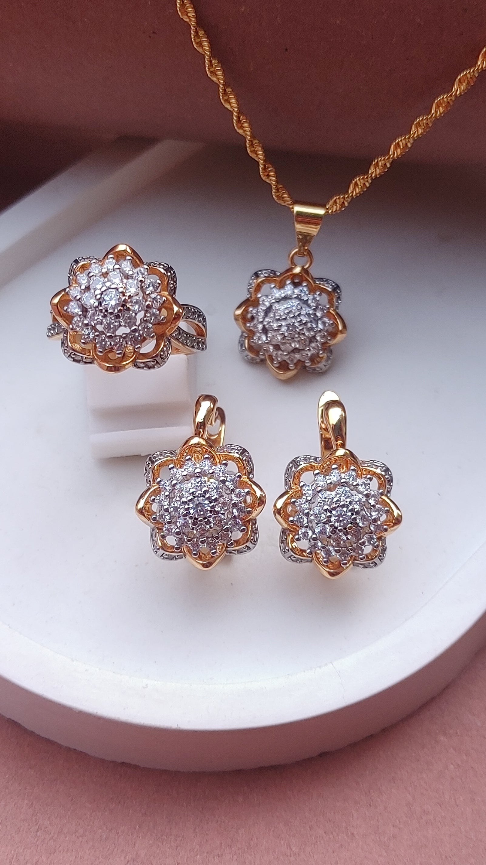 💎Diamond Cut Zircon Locket Set | 22K Gold Plated (1 year Warranty) | MK-382