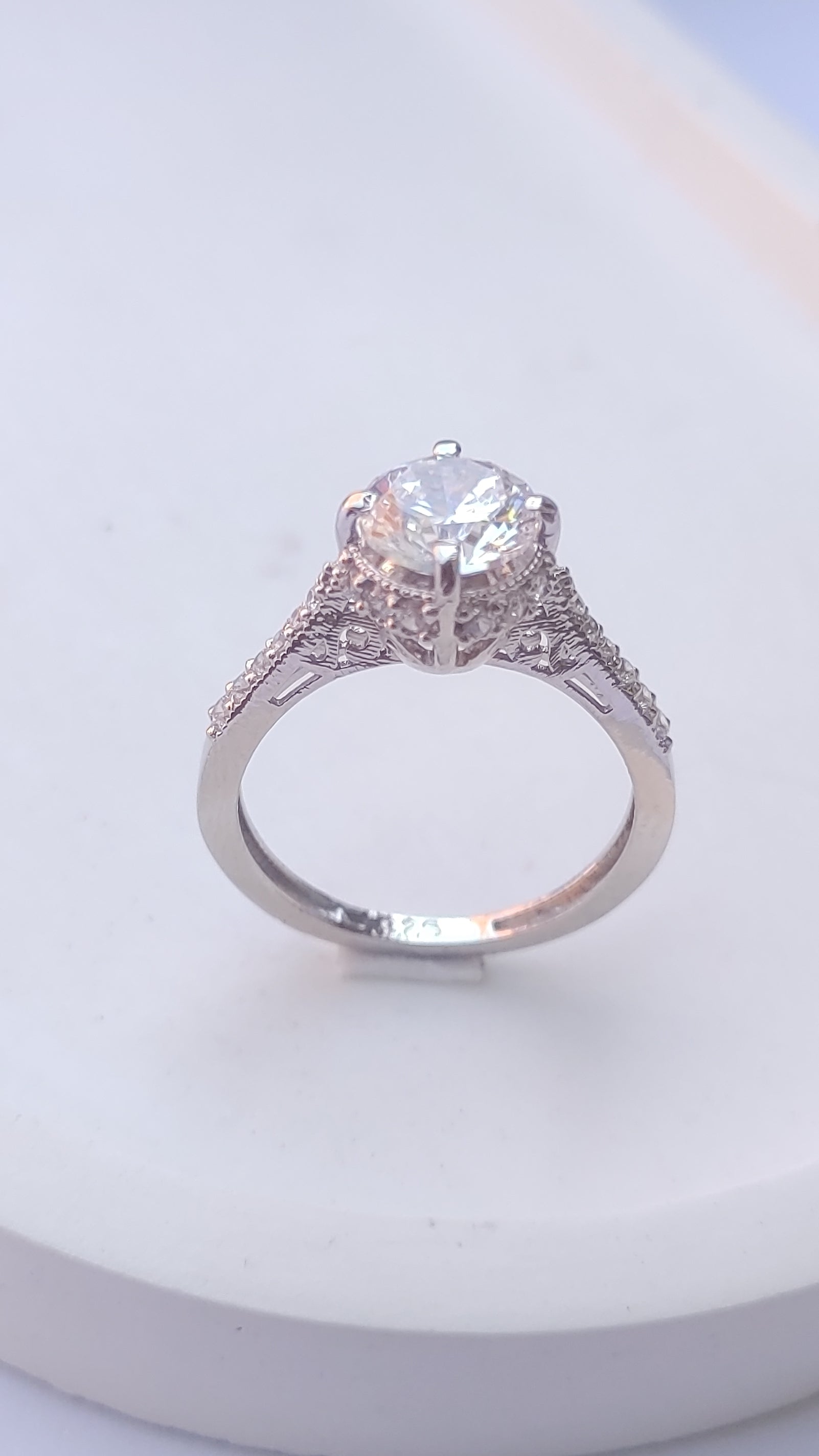 925 SILVER STERLING RING WITH MOISSANITE DIAMOND PAWNABLE AND LEGIT S23