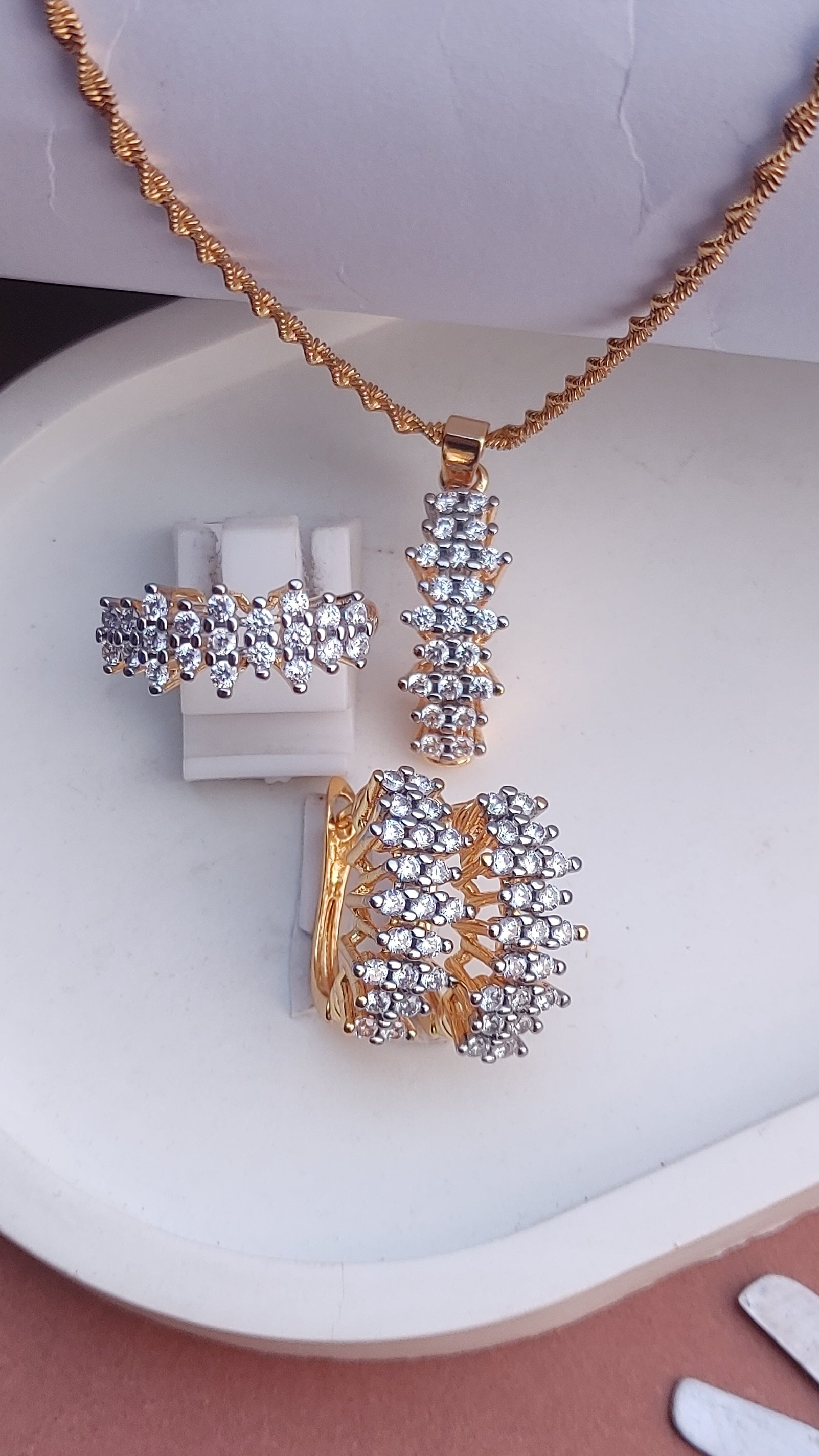 💎Diamond Cut Zircon Locket Set | 22K Gold Plated (1 year Warranty) | MK-381
