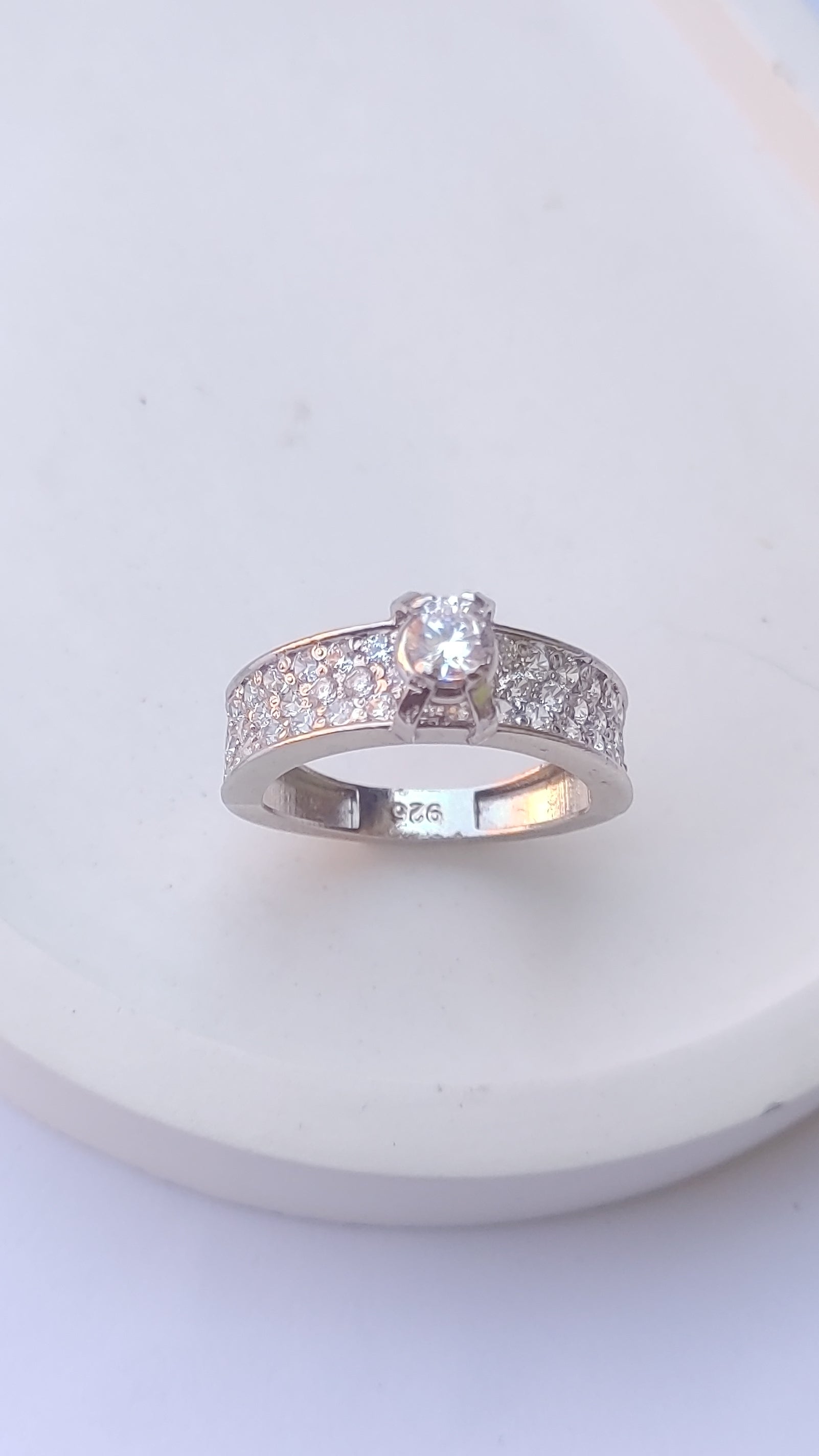 925 SILVER STERLING RING WITH MOISSANITE DIAMOND PAWNABLE AND LEGIT S21