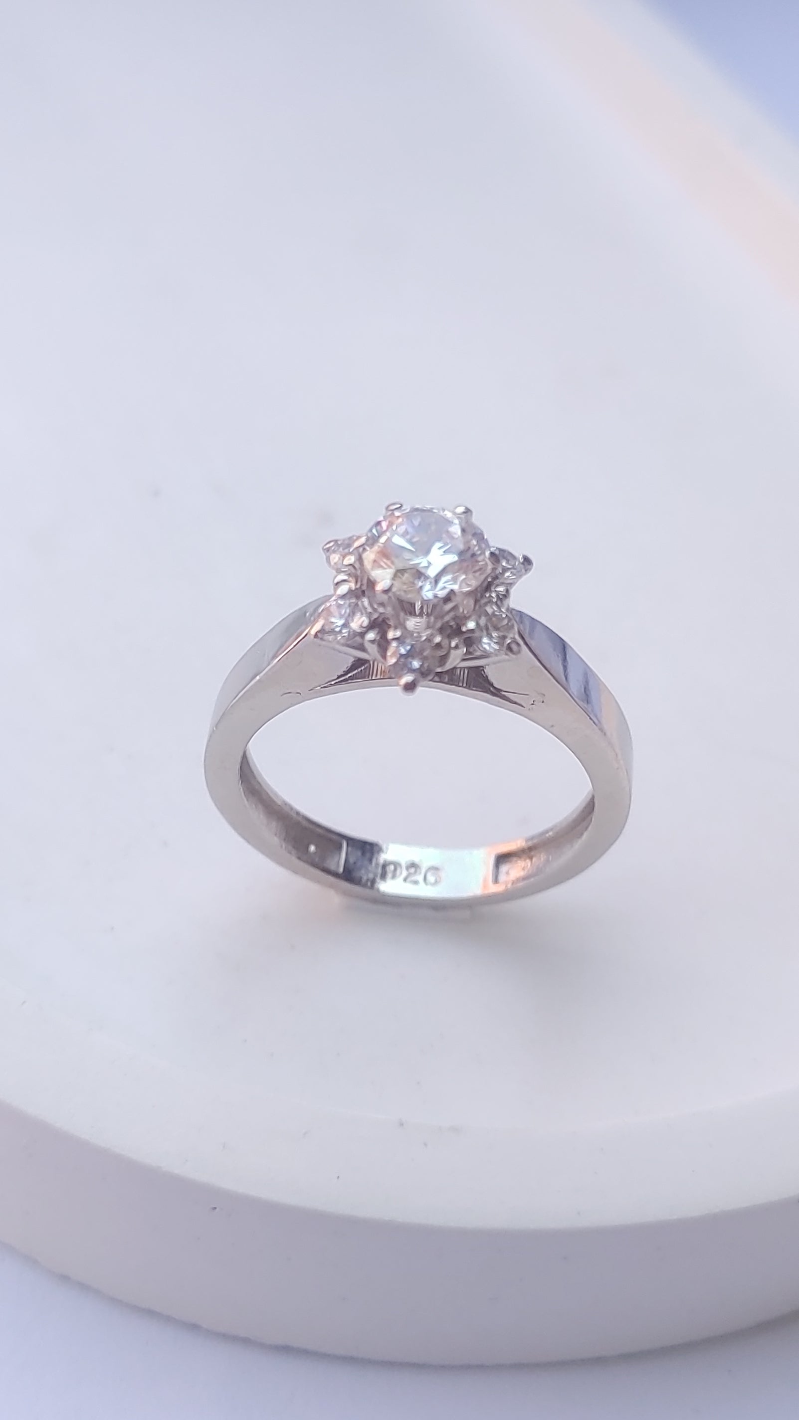 925 SILVER STERLING RING WITH MOISSANITE DIAMOND PAWNABLE AND LEGIT S07