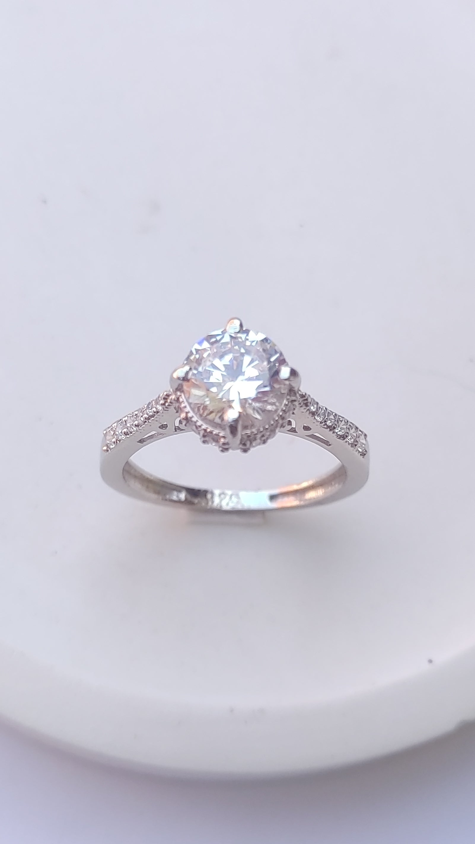 925 SILVER STERLING RING WITH MOISSANITE DIAMOND