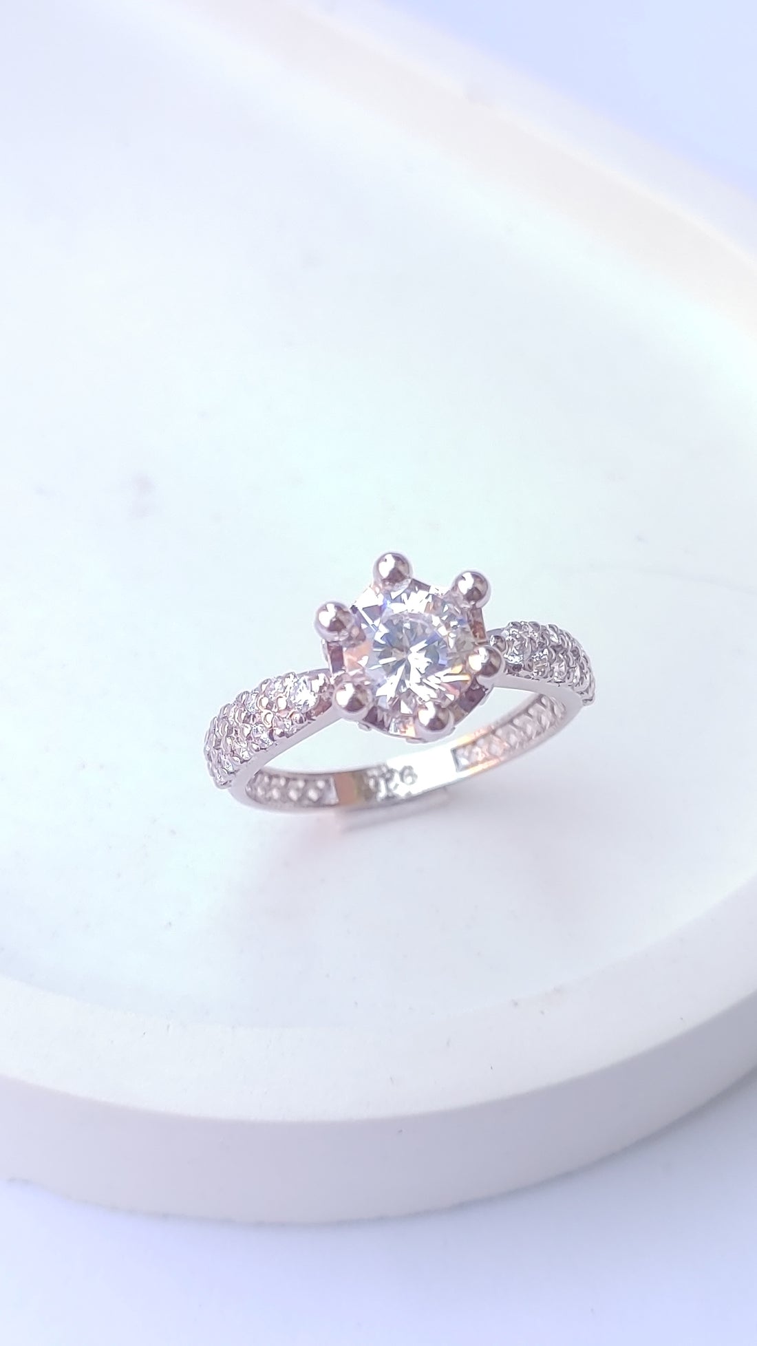 925 SILVER STERLING RING WITH MOISSANITE DIAMOND  S16